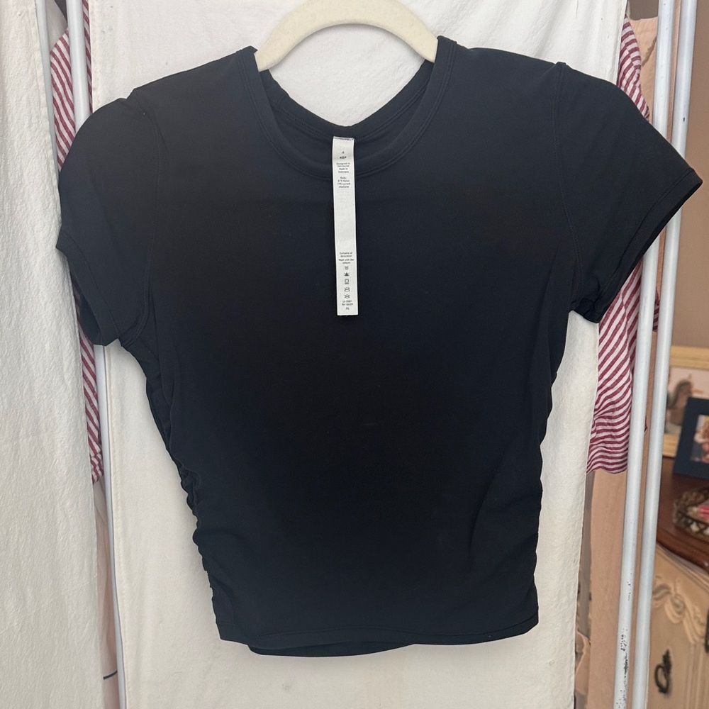 lululemon athletica Black Short Sleeve Tee - size 4